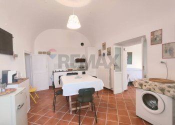 Sala da pranzo - Semi-detached house Via Dei Mori
 
21, Navelli - photo 5