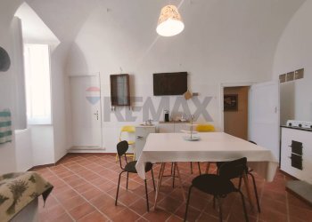 Sala da pranzo - Semi-detached house Via Dei Mori
 
21, Navelli - photo 6