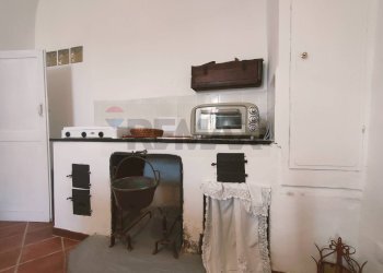 Cucina - Semi-detached house Via Dei Mori
 
21, Navelli - photo 7