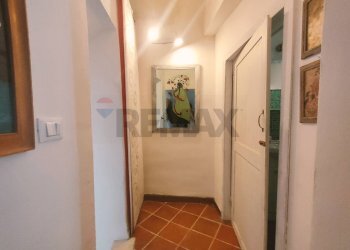 Hall / corridoio - Semi-detached house Via Dei Mori
 
21, Navelli - photo 14