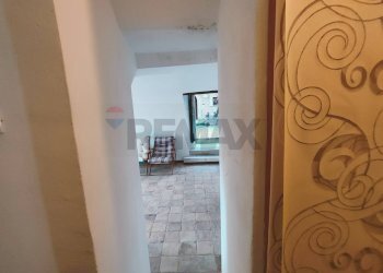 Hall / corridoio - Semi-detached house Via Dei Mori
 
21, Navelli - photo 15