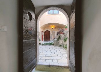 Scale - Semi-detached house Via Dei Mori
 
21, Navelli - photo 21