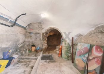 Stanza vuota - Semi-detached house Via Dei Mori
 
21, Navelli - photo 30