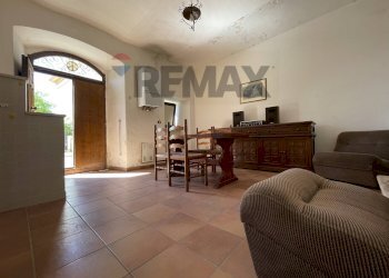 Sala da pranzo - Casa semi indipendente Via Roma
 
54, Santo Stefano di Sessanio - foto 2