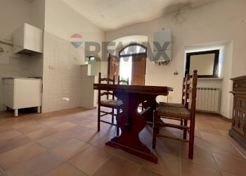 Sala da pranzo - Casa semi indipendente Via Roma
 
54, Santo Stefano di Sessanio - foto 3