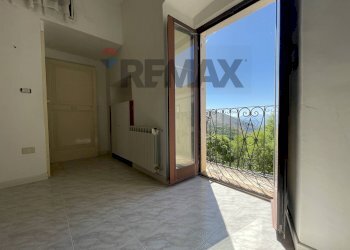 Stanza vuota - Casa semi indipendente Via Roma
 
54, Santo Stefano di Sessanio - foto 14