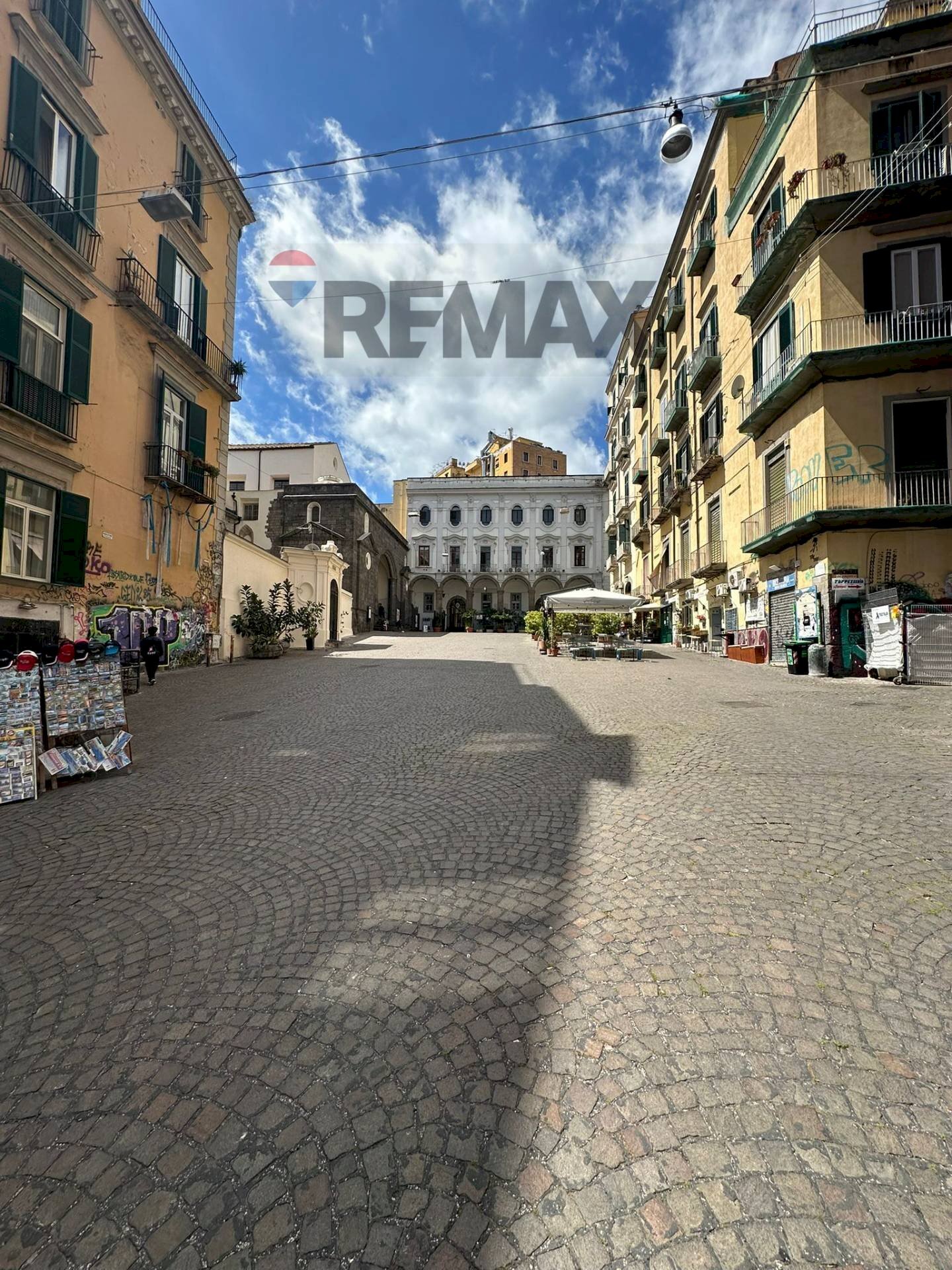Edificio all\'aperto - Negozio Piazza Monteoliveto
 
10, Napoli - foto 3