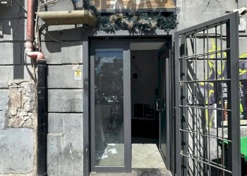 Edificio all\'aperto - Negozio Piazza Monteoliveto
 
10, Napoli - foto 12