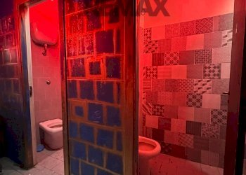 Bagno - Negozio Piazza Monteoliveto
 
10, Napoli - foto 26