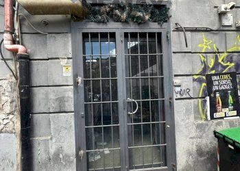Edificio all\'aperto - Negozio Piazza Monteoliveto
 
10, Napoli - foto 31