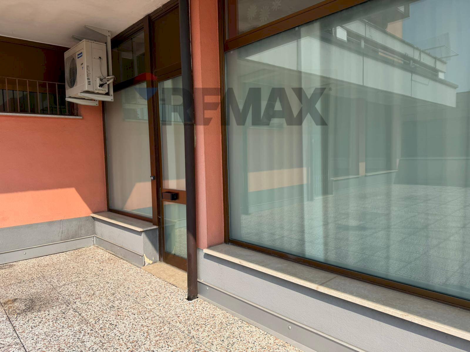 Terrazza - Negozio Via Fratelli Rosselli
 
36, Vicenza - foto 2