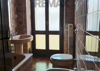 Bagno - Casa semi indipendente via molini
 
3, Fonzaso - foto 24