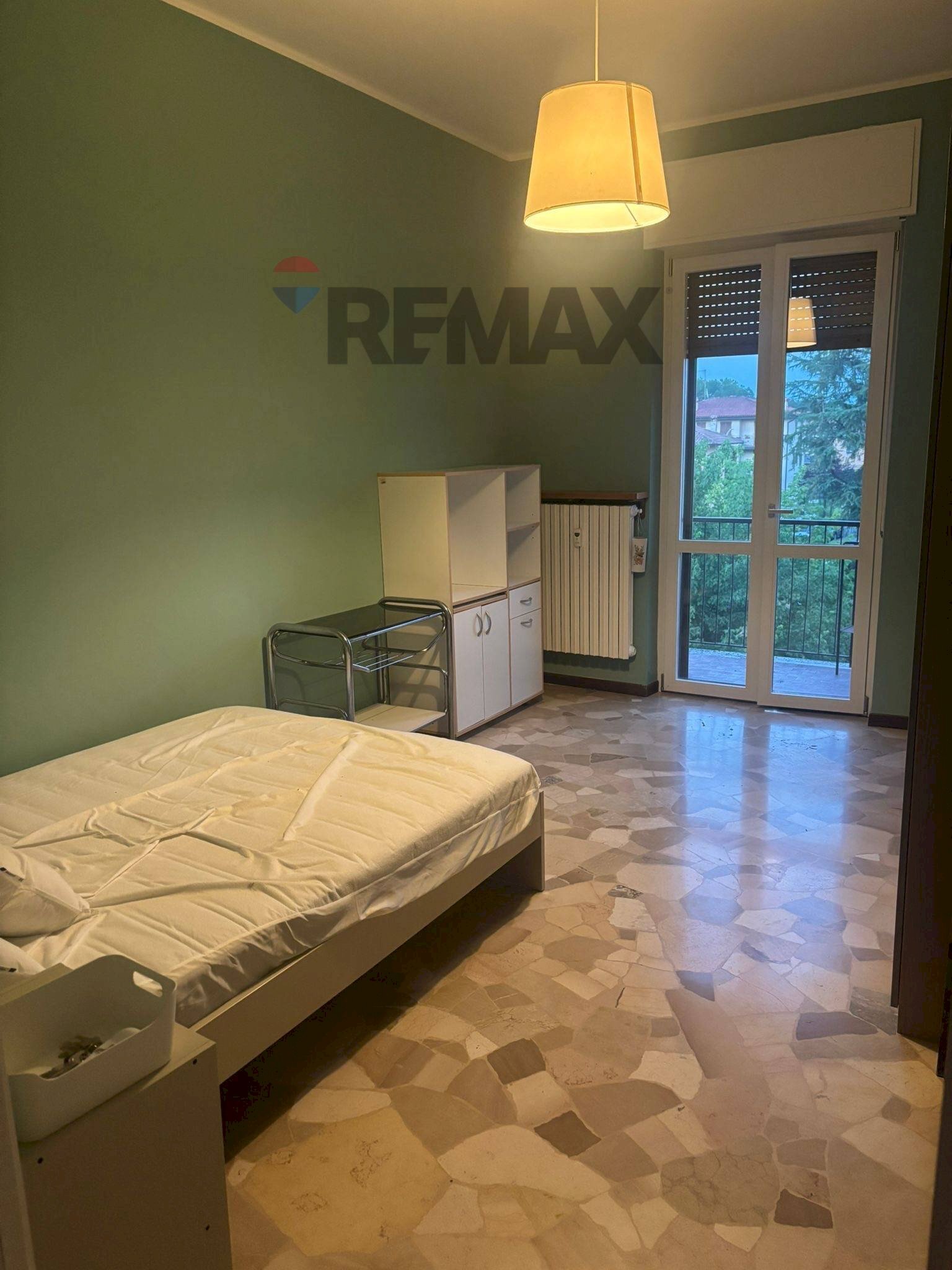 Camera / camera da letto - Three-room apartment piazzale tevere
 
8, Pavia - photo 1