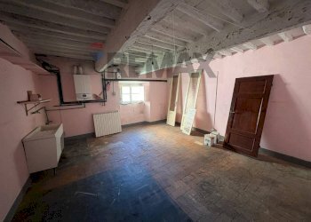Stanza vuota - Independent house Via del Casino 44 46 48 Ponte a Serraglio
 
44 46 48, Bagni di Lucca - photo 6
