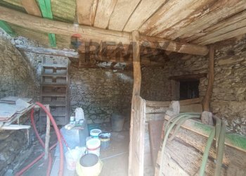 Dispensa di stoccaggio - Casa semi indipendente LOCALITà FONDO COSTA
 
3, Coreglia Antelminelli - foto 9