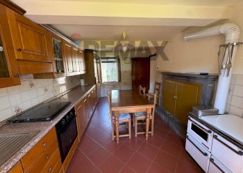 Cucina - Casa semi indipendente Via Torre 6  Benabbio
 
7, Bagni di Lucca - foto 4