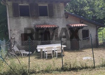 Casa all\'aperto - Baita LOCALITA' TROGHELLI
 
SNC, Bagni di Lucca - foto 7