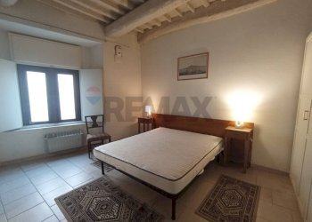 Camera / camera da letto - Three-room apartment VIA LETIZIA
195, Bagni di Lucca - photo 6