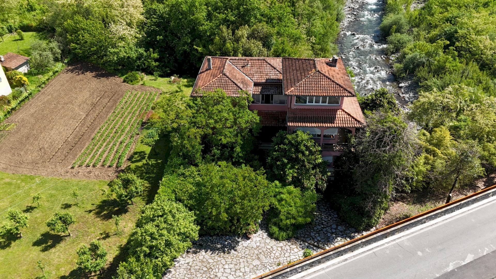 Casa all\'aperto - Villa PONTE DI CAMPIA
 
1, Gallicano - photo 2
