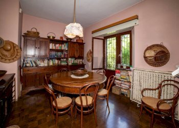 Sala da pranzo - Villa PONTE DI CAMPIA
 
1, Gallicano - photo 38