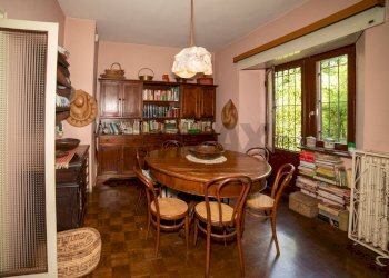 Sala da pranzo - Villa PONTE DI CAMPIA
 
1, Gallicano - photo 41