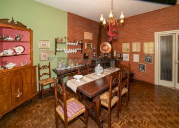 Sala da pranzo - Villa PONTE DI CAMPIA
 
1, Gallicano - photo 44