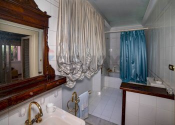 Bagno - Villa PONTE DI CAMPIA
 
1, Gallicano - photo 57