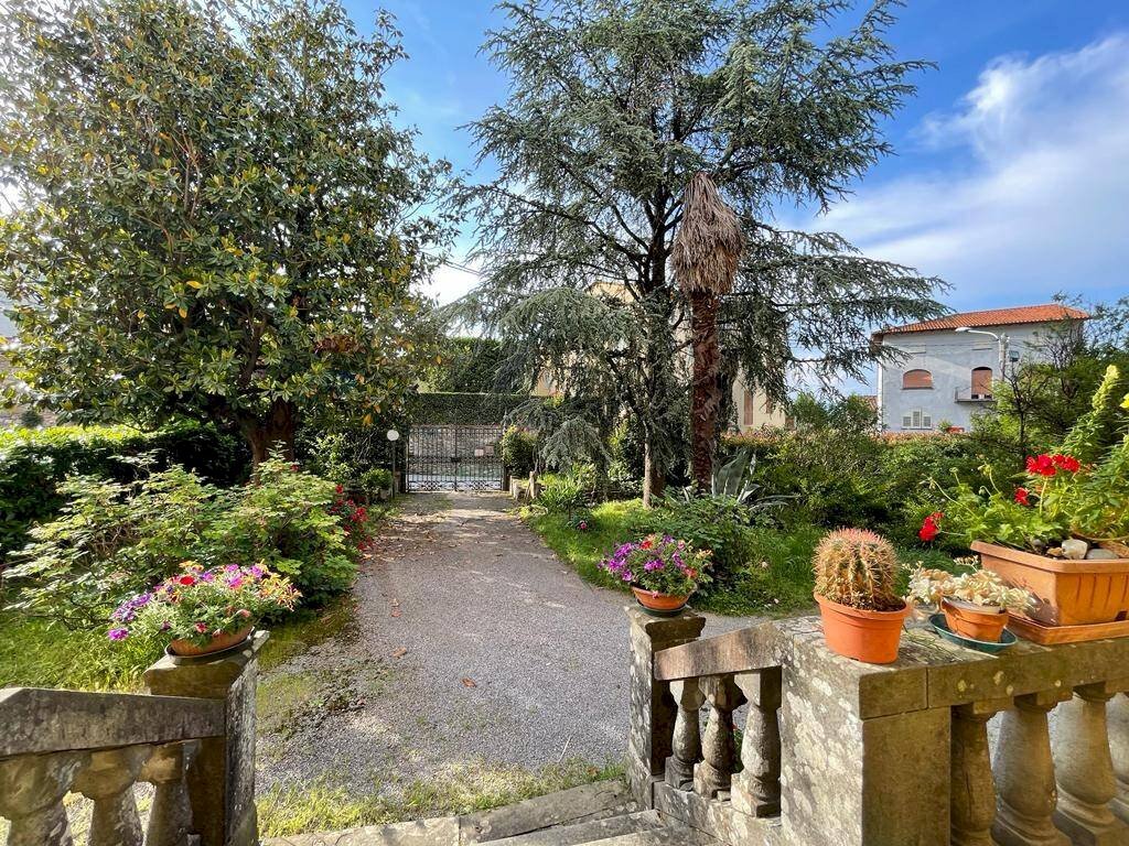 Giardino - Villa VIA NUOVA COLLE DI COMPITO
224, Capannori - photo 2
