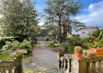 Giardino - Villa VIA NUOVA COLLE DI COMPITO
 
224, Capannori - photo 2