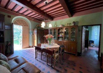 Sala da pranzo - Villa VIA NUOVA COLLE DI COMPITO
 
224, Capannori - photo 14