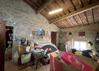 Sala da pranzo - Villa VIA NUOVA COLLE DI COMPITO
 
224, Capannori - photo 65