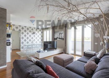 Soggiorno - Three-room apartment Via Sant'Ambrigio
 
21, Triuggio - photo 1