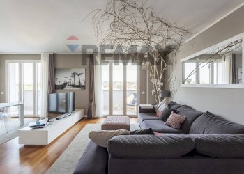 Soggiorno - Three-room apartment Via Sant'Ambrigio
 
21, Triuggio - photo 2
