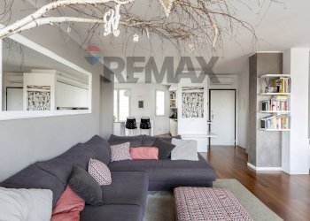 Soggiorno - Three-room apartment Via Sant'Ambrigio
 
21, Triuggio - photo 3