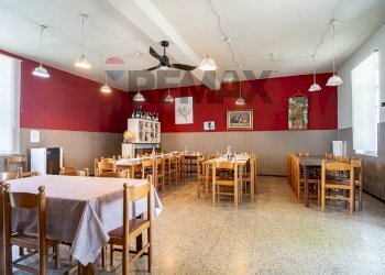 Sala da pranzo - Locale Commerciale strada del fagiano
31, Terenzo - foto 8