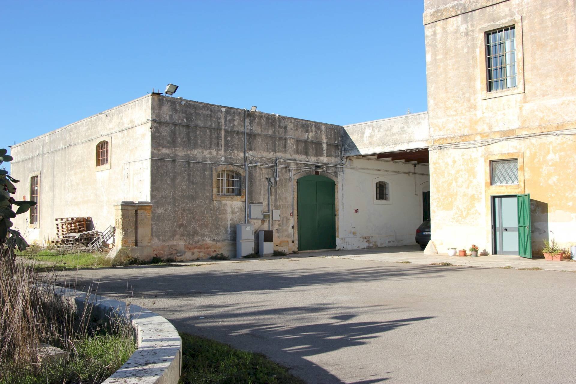 Foto 1 - Shed via Enzo Ferrari
 
2, Lecce - photo 1