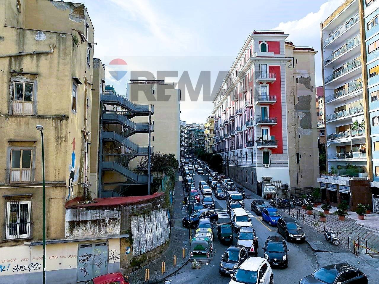 Edificio all\'aperto - Trilocale Via Salvator Rosa
205, Napoli - foto 2