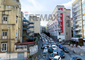 Edificio all\'aperto - Trilocale Via Salvator Rosa
 
205, Napoli - foto 2