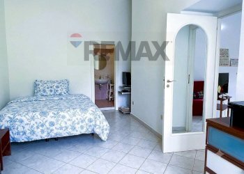 Camera / camera da letto - Trilocale Via Salvator Rosa
 
205, Napoli - foto 8