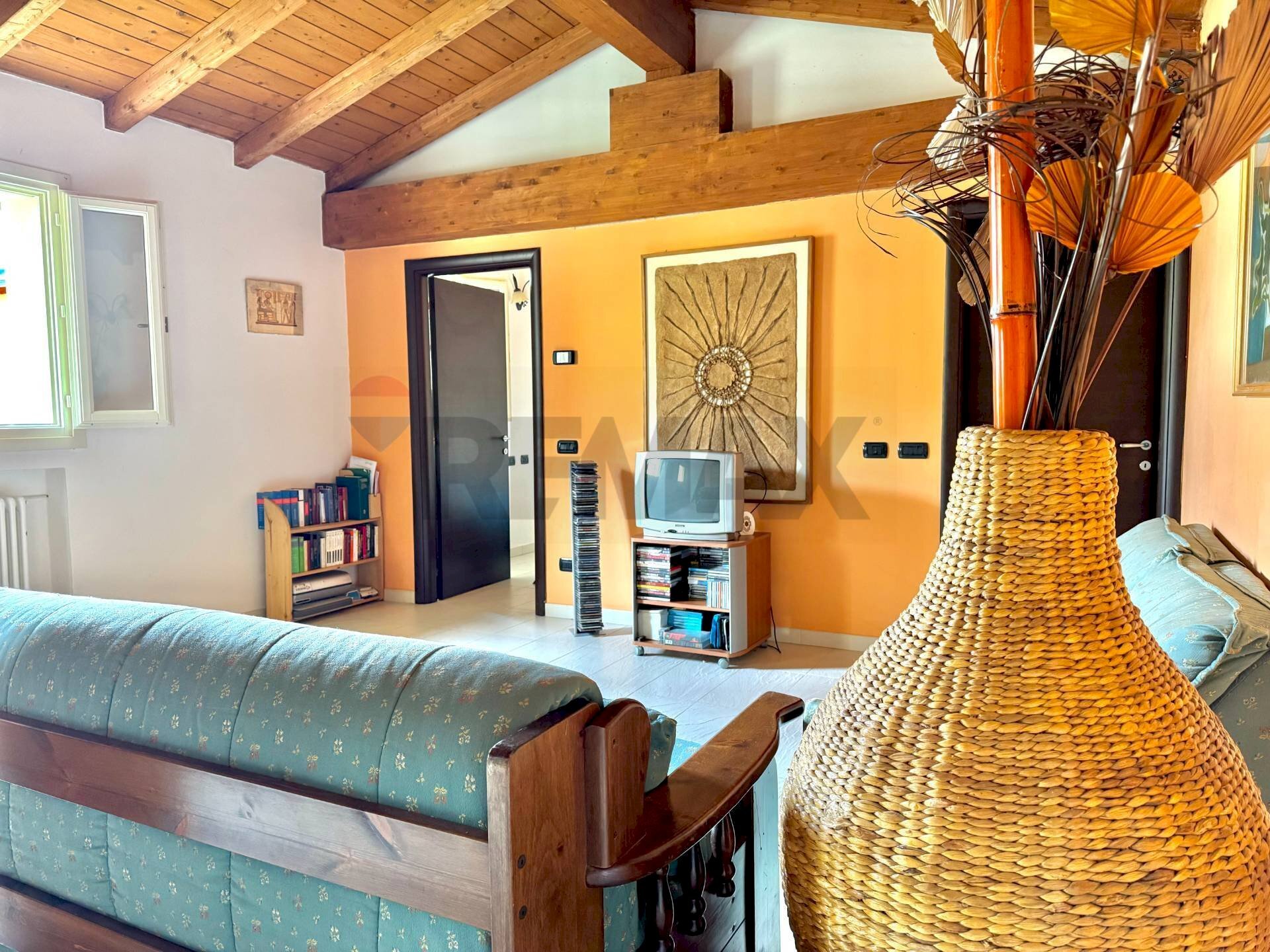 Soggiorno - Two-room apartment Via Cristoforo Colombo
 
18, Quattro Castella - photo 1