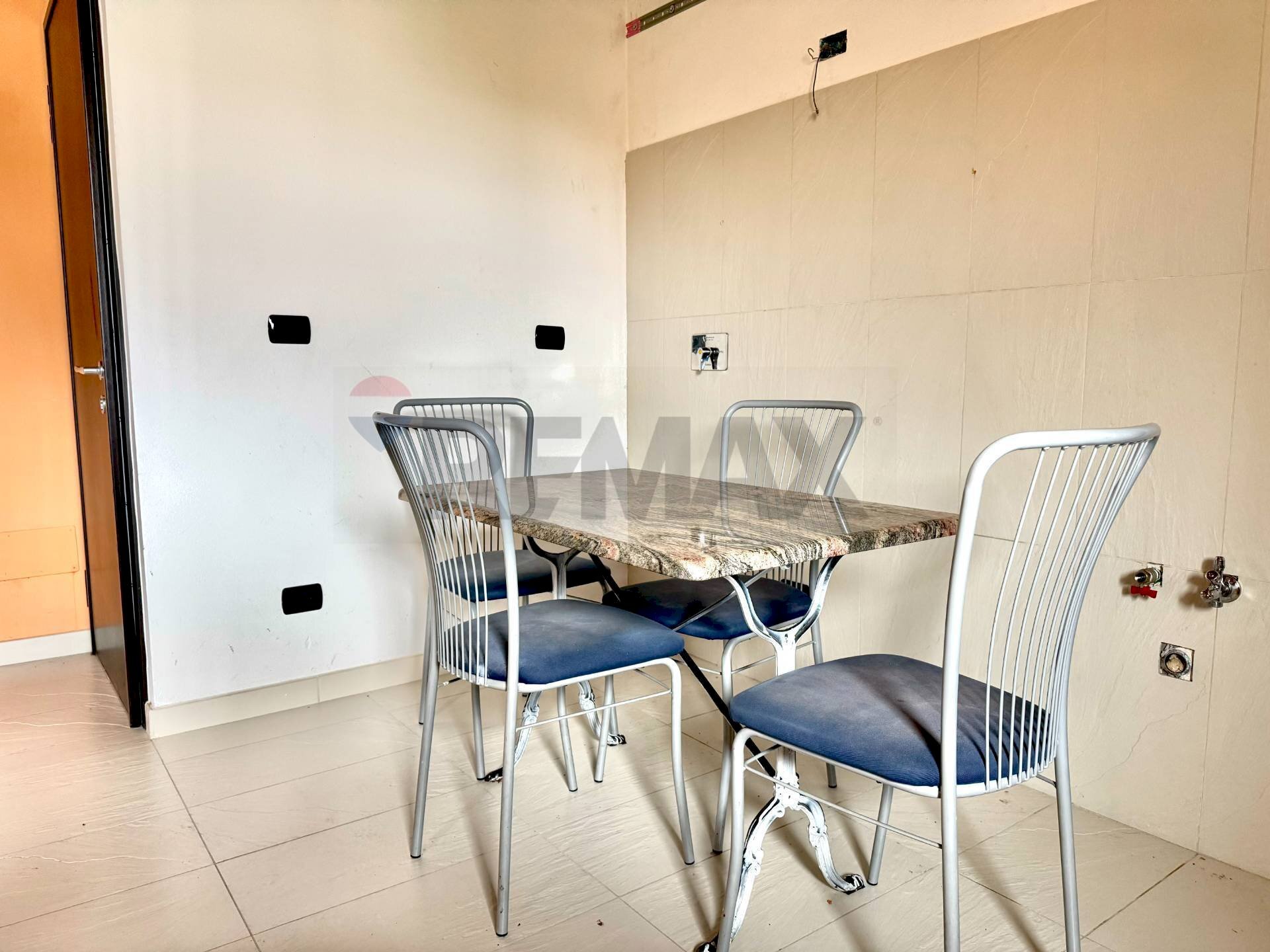 Sala da pranzo - Two-room apartment Via Cristoforo Colombo
18, Quattro Castella - photo 3