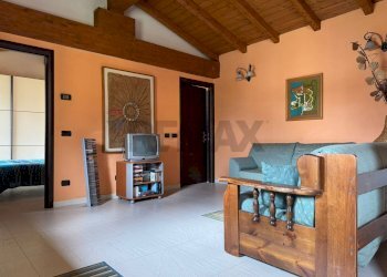 Soggiorno - Two-room apartment Via Cristoforo Colombo
 
18, Quattro Castella - photo 2