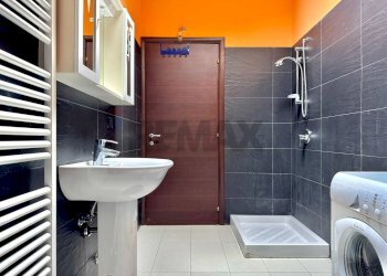 Bagno - Two-room apartment Via Cristoforo Colombo
 
18, Quattro Castella - photo 5