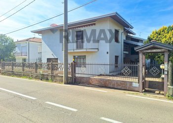 Casa all\'aperto - Villa Via De Amicis
 
86, Fagnano Olona - photo 3