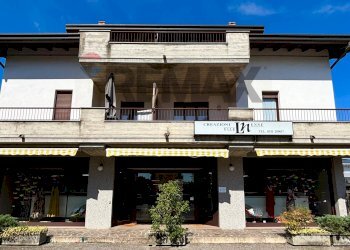 Casa all\'aperto - Commercial Activity via G. Gasparoli
43, Cassano Magnago - photo 1