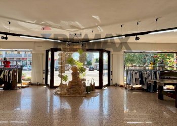 Ricezione / Lobby - Commercial Activity via G. Gasparoli
43, Cassano Magnago - photo 9