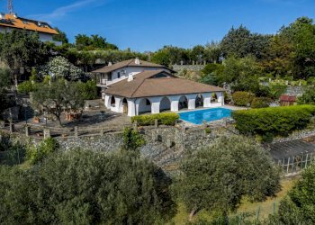 Foto 1 - Villa Via G. Craviotto
 
9, Varazze - photo 1
