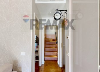 Hall / corridoio - Independent house via Dante
 
7, Basiglio - photo 16