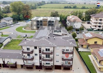 Casa all\'aperto - Trilocale via Bachelet
 
17, Siziano - foto 3