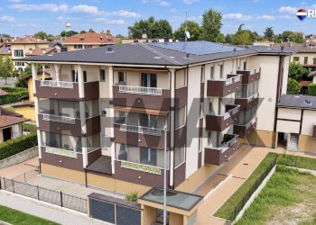 Edificio all\'aperto - Trilocale via Bachelet
17, Siziano - foto 1